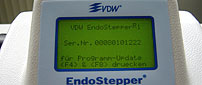 Seriennumer des VDW EndoStepper® erscheint beim Einschalten